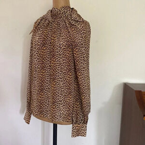 Ramy Brook sz S cheetah 🐆 print silk long sleeve blouse with tie at collar EUC